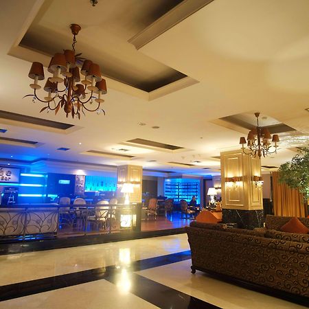 Grand Jatra Hotel Pakanbaru Exteriör bild