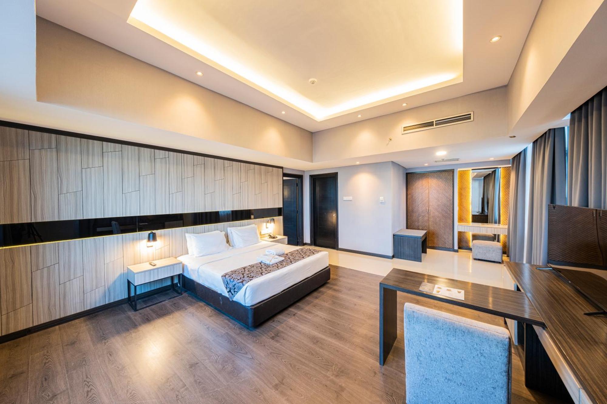 Grand Jatra Hotel Pakanbaru Exteriör bild