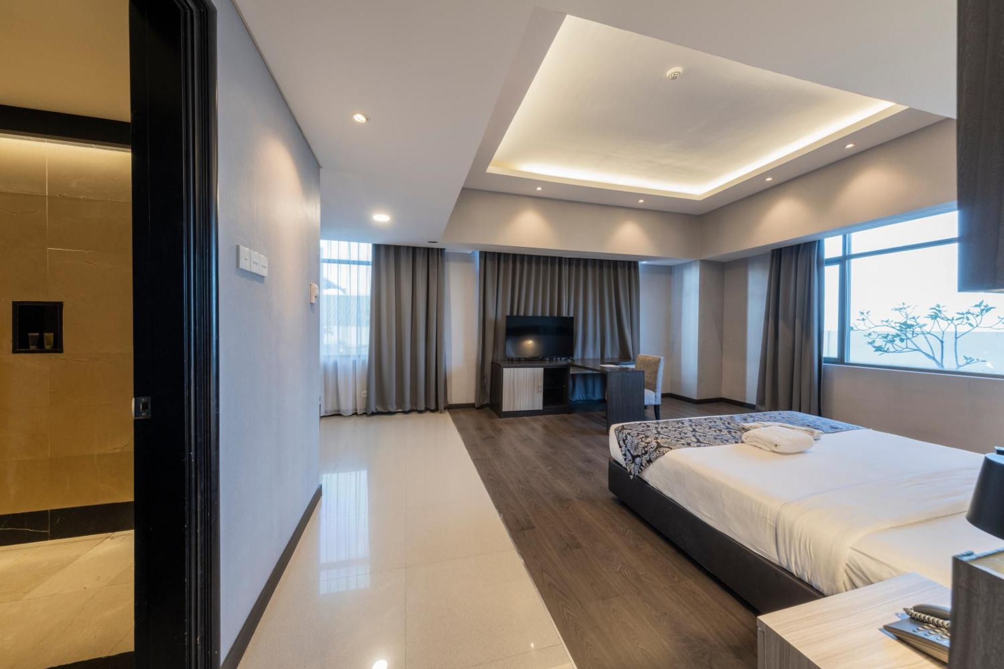Grand Jatra Hotel Pakanbaru Exteriör bild