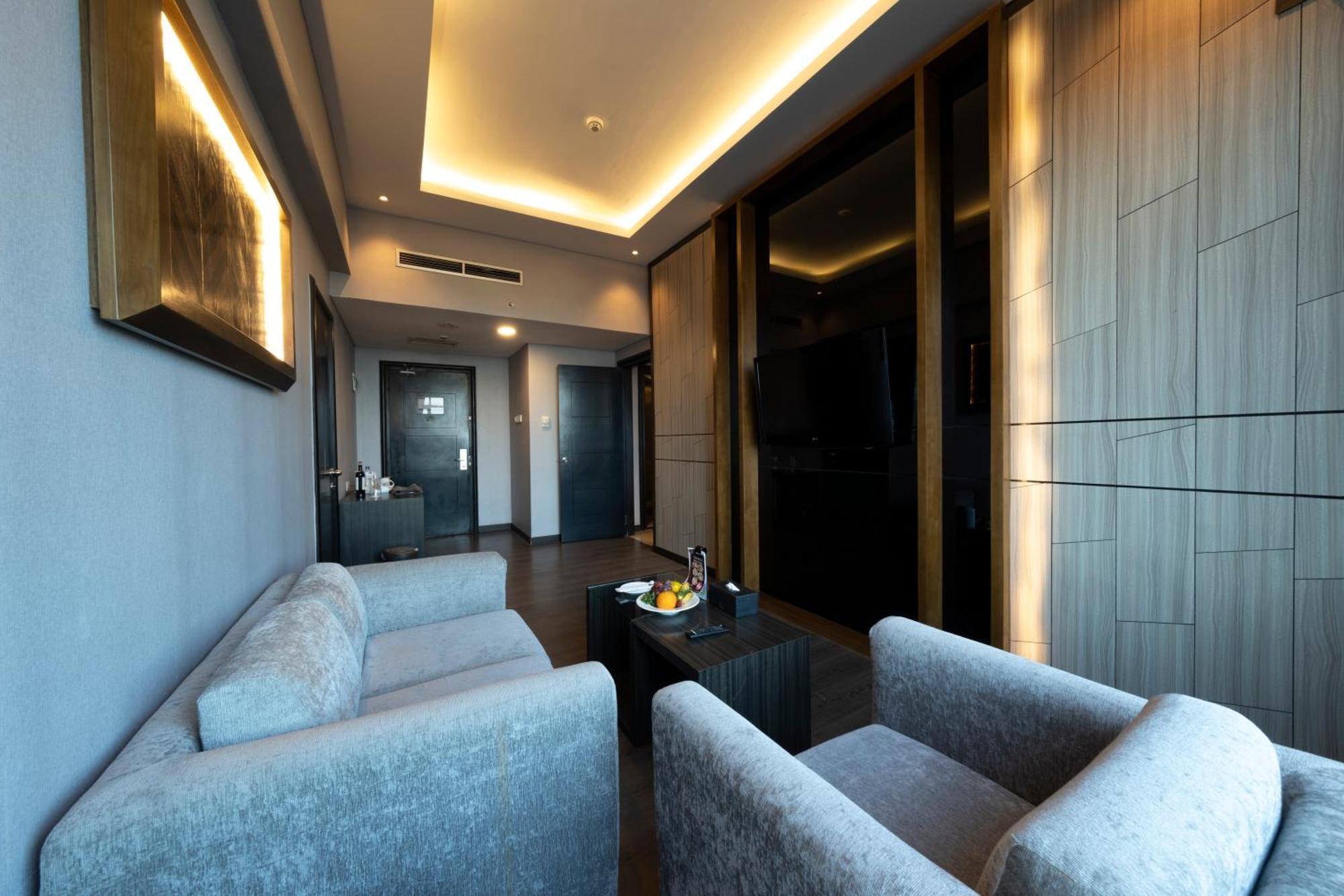 Grand Jatra Hotel Pakanbaru Exteriör bild