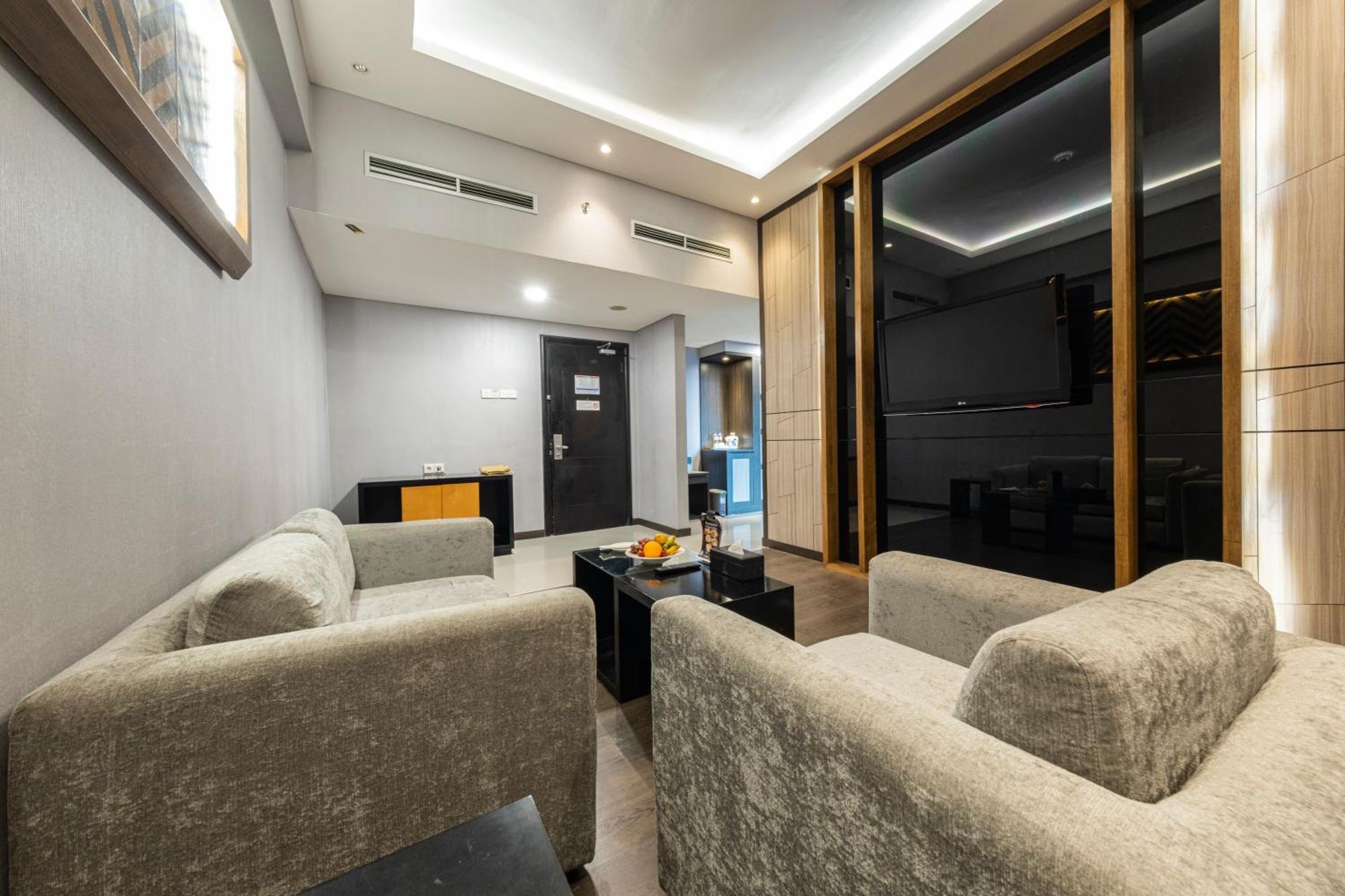 Grand Jatra Hotel Pakanbaru Exteriör bild