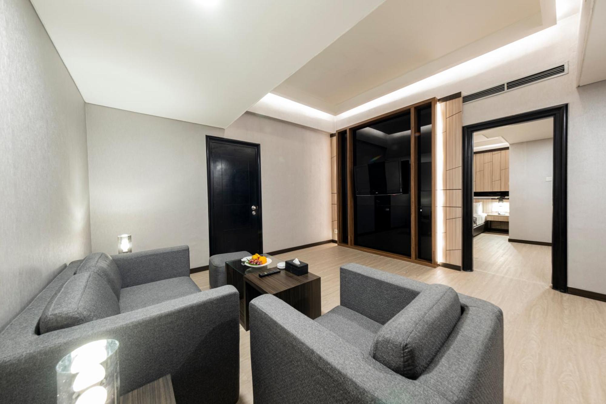 Grand Jatra Hotel Pakanbaru Exteriör bild
