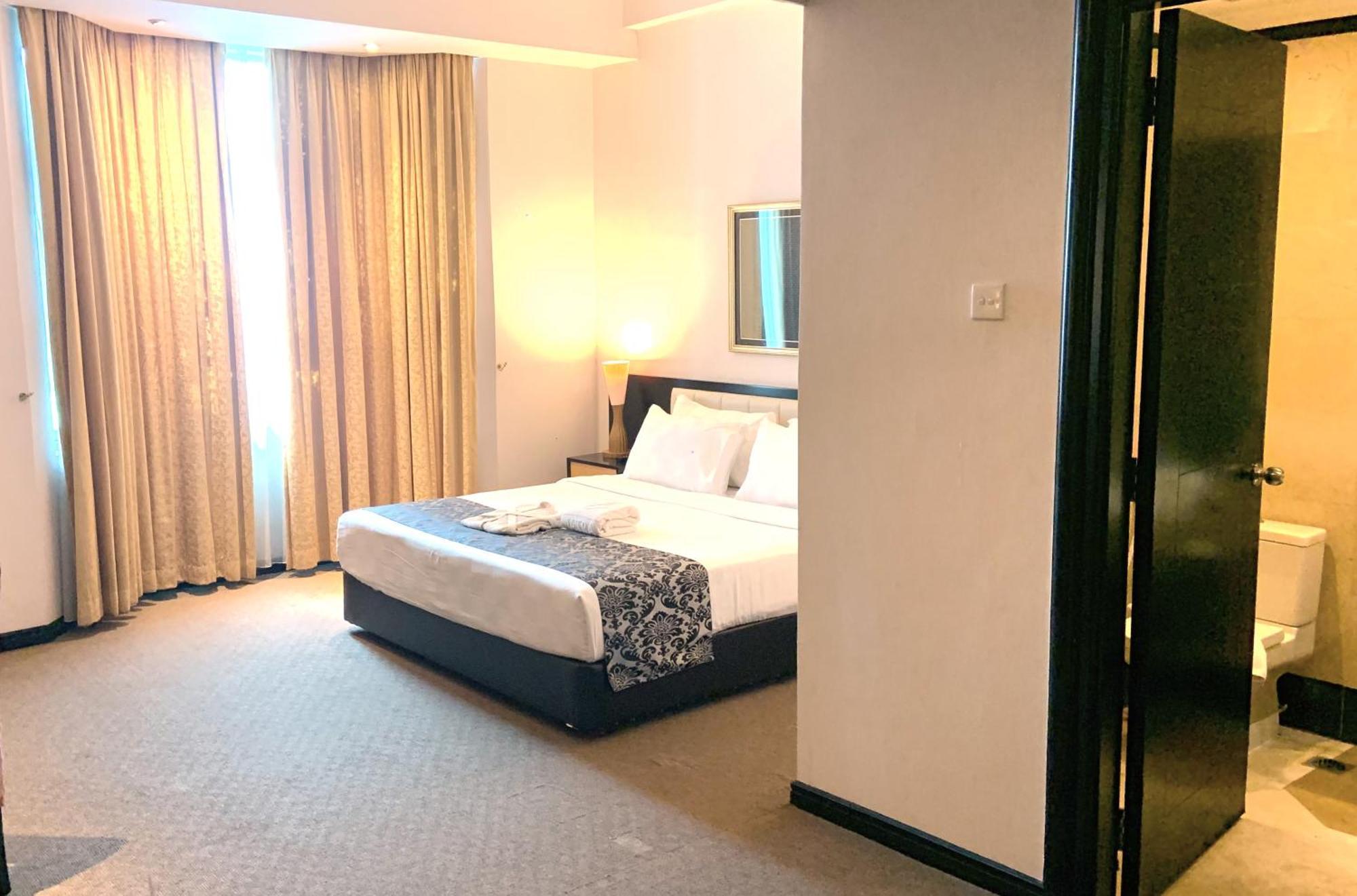 Grand Jatra Hotel Pakanbaru Exteriör bild