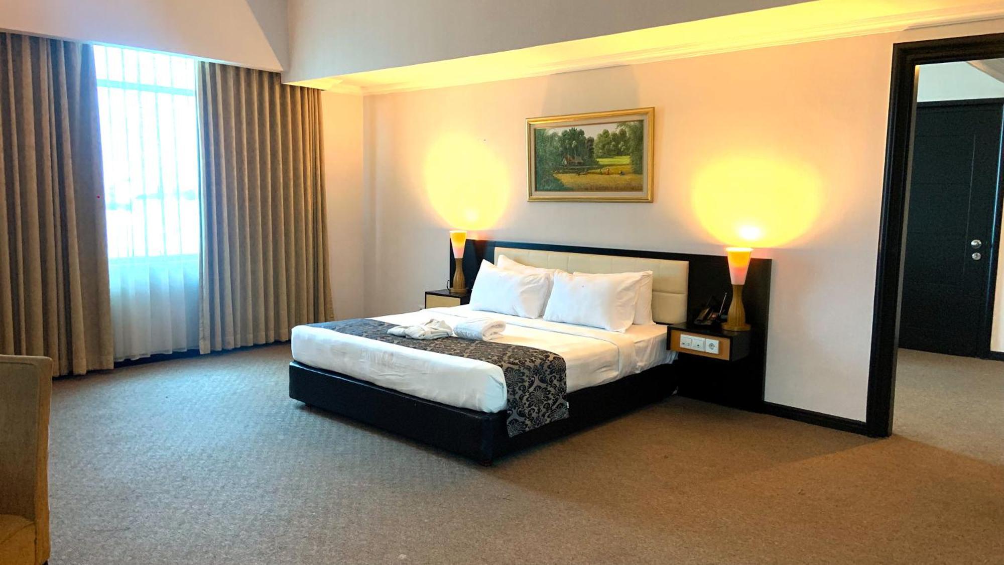 Grand Jatra Hotel Pakanbaru Exteriör bild