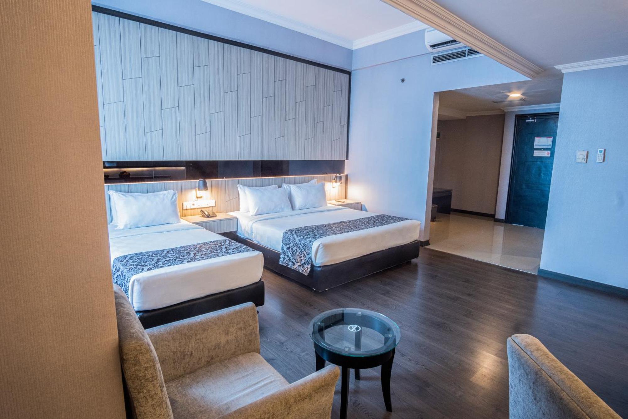 Grand Jatra Hotel Pakanbaru Exteriör bild